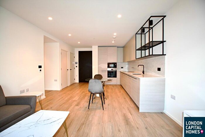 1 Bedroom Apartment To Rent In Curlew House, Hawser Lane, London, E14