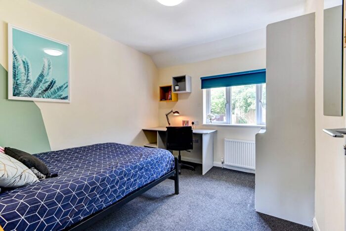 8 Bedroom Semi-Detached House To Rent In Norwich Drive, Brighton, BN2