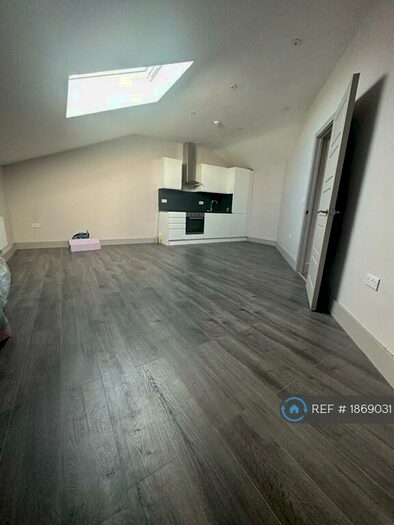 1 Bedroom Flat To Rent In Cube House, Stoke Mandeville, Aylesbury, HP22