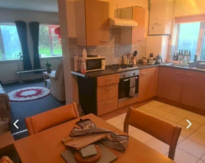 4 Bedroom Terraced House To Rent In Trenic Crescent, Leeds, West Yorkshire, LS6