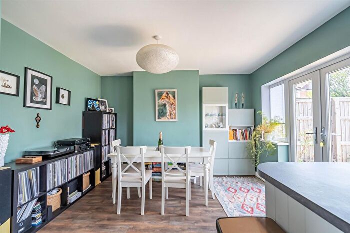 4 Bedroom Semi-Detached House For Sale In Pinelands Way, Osbaldwick, York, YO10