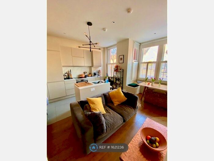 1 Bedroom Flat To Rent In Ambleside Avenue, Streatham, SW16
