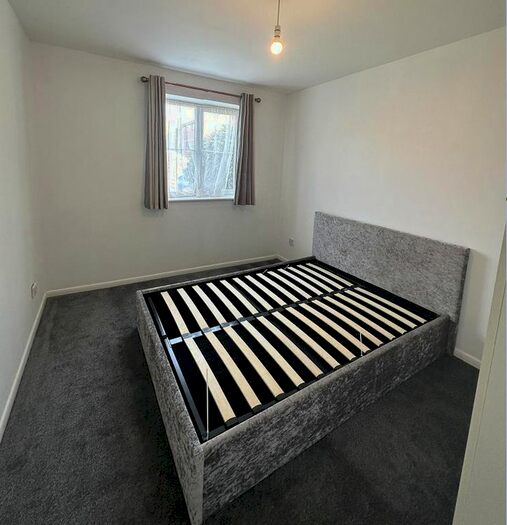 2 Bedroom Flat To Rent In Redford Close, Feltham, TW13