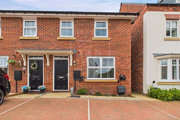 3 Bedroom End Of Terrace House For Sale In Gala Close, Appleton, Warrington, WA4