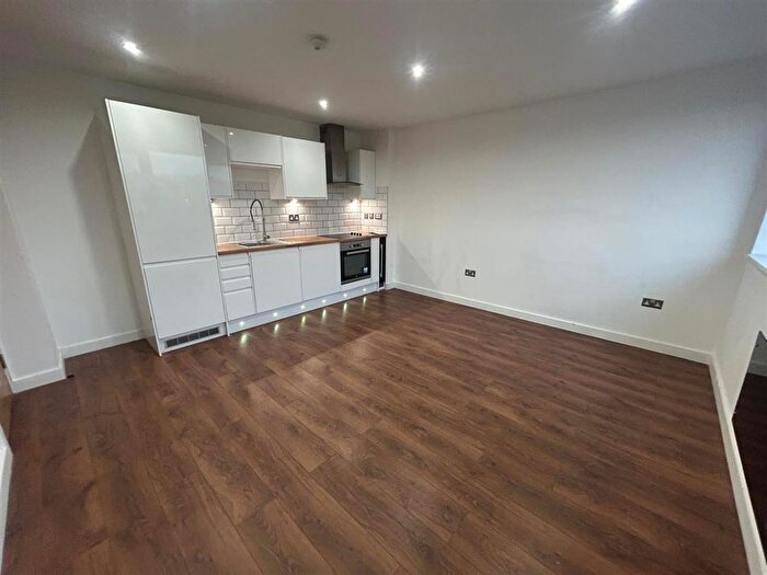1 Bedroom Flat To Rent In Carlton Square, Carlton, Nottingham, NG4