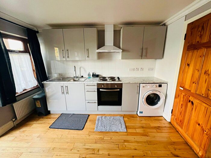 Studio To Rent In Goodmayes Lane, Ilford, IG3