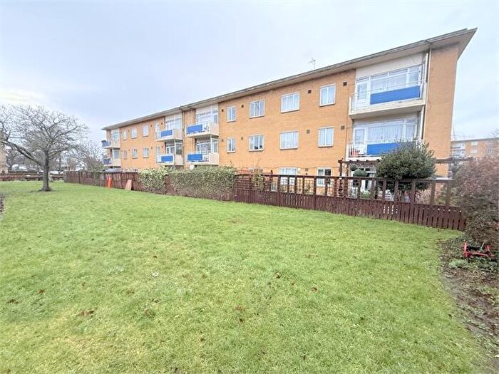 3 Bedroom Flat For Sale In Passfields, Bromley Road, Catford, London, SE6