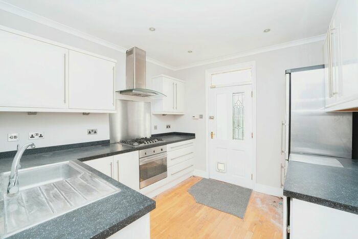 1 Bedroom Flat To Rent In Northfield Avenue, London, W13
