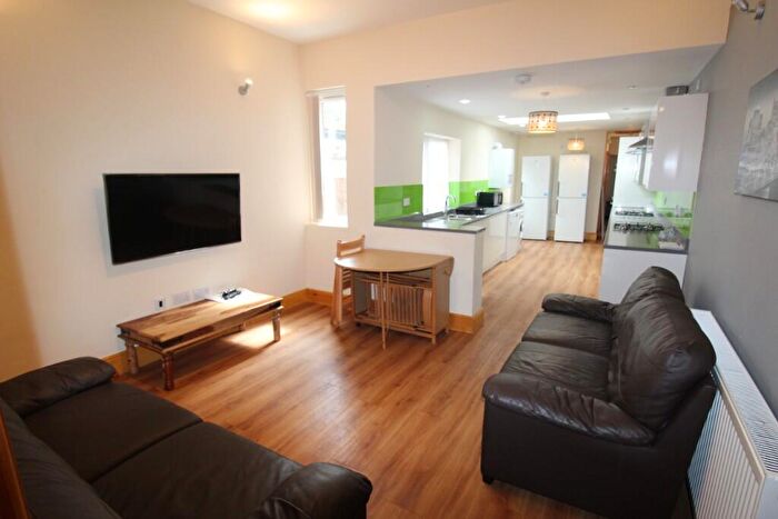 6 Bedroom Terraced House To Rent In Dawlish Road, Birmingham, B29