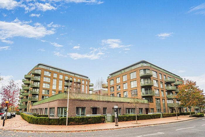 3 Bedroom Maisonette For Sale In Tudway Road, Woolwich, SE3