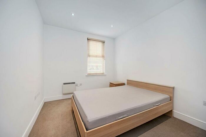1 Bedroom Flat To Rent In Kingsland Passage, Dalston, London, E8