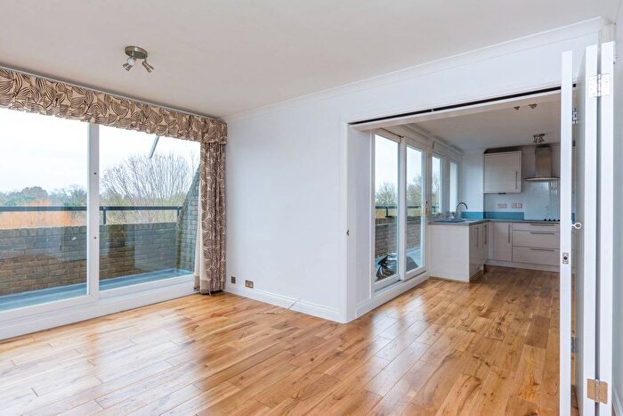4 Bedroom Flat To Rent In Brentford Dock, Brentford, TW8