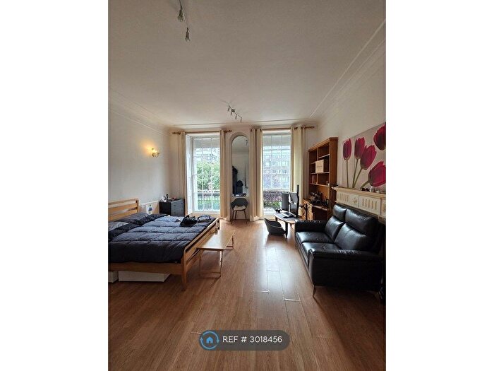 Studio To Rent In Sussex Gardens, London, W2