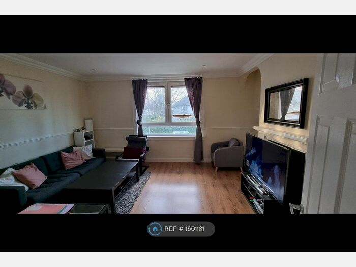 2 Bedroom Flat To Rent In Stenhouse Drive, Edinburgh, EH11