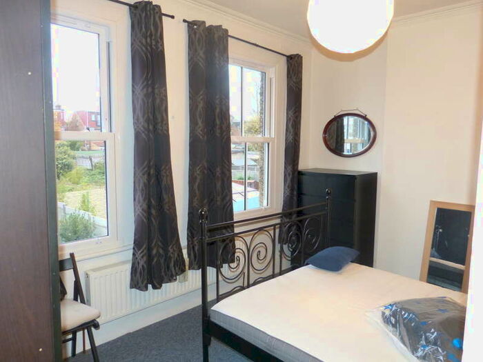 1 Bedroom Flat To Rent In Egerton Gardens, Hendon, London, NW4