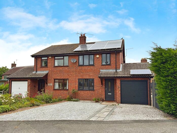 3 Bedroom Semi-Detached House For Sale In Station Approach, Saxilby, LN1