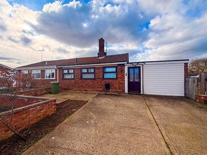 2 Bedroom Bungalow To Rent In Chesterton Grove, Stanground, Peterborough, PE2