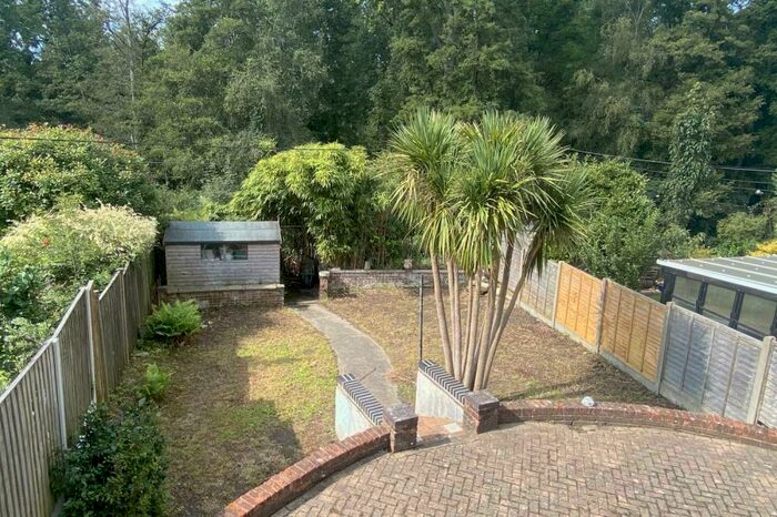 3 Bedroom House For Sale In Hurn, Christchurch, BH23