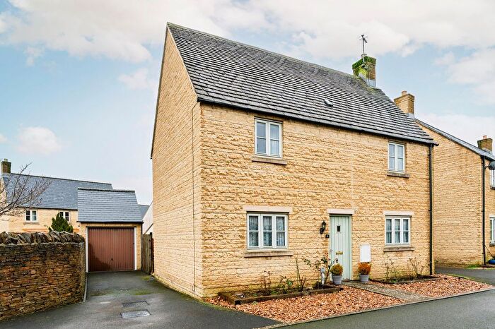 3 Bedroom Detached House For Sale In Croome Gardens, Bourton-On-The-Water, GL54