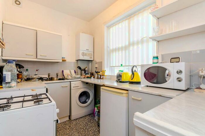 Studio To Rent In Effingham Road, Long Ditton, Surbiton, KT6