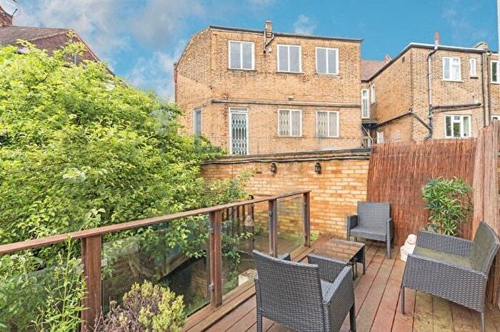 2 Bedroom Flat To Rent In Ingham Road, NW6
