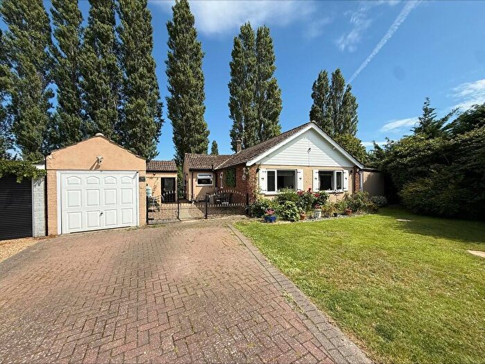 5 Bedroom Detached Bungalow For Sale In Willow Way, Martham, NR29