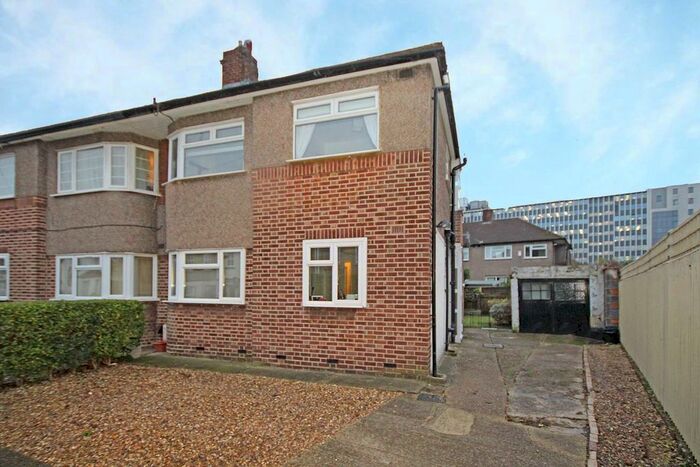 2 Bedroom Flat To Rent In Beauchamp Road, Twickenham, TW1