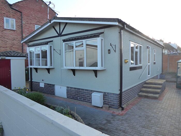 2 Bedroom Park Home For Sale In The Orchard Park, Cotteswood Road, Tewkesbury, GL20