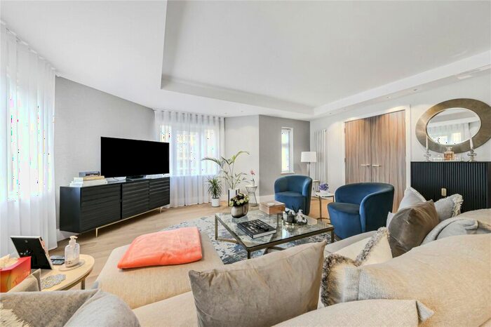 3 Bedroom Apartment To Rent In St. Edmund's Terrace, St John's Wood, London, NW8