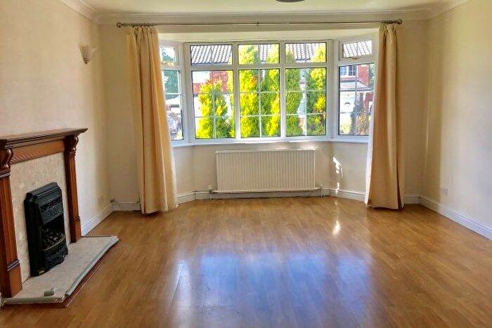 3 Bedroom Property To Rent In Fountains Road, Stockport, SK7