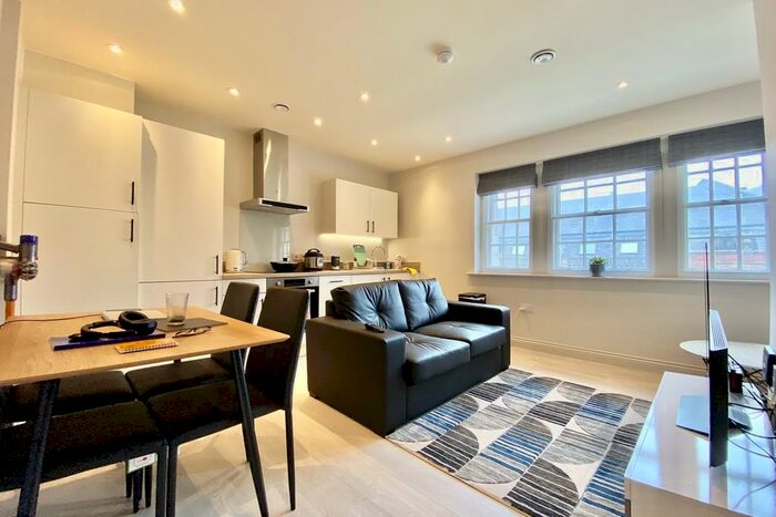 1 Bedroom Apartment To Rent In Centenary House, Leeds, LS2