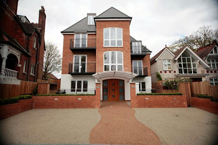 3 Bedroom Apartment To Rent In Langton Court, Parson Street, Hendon, NW4