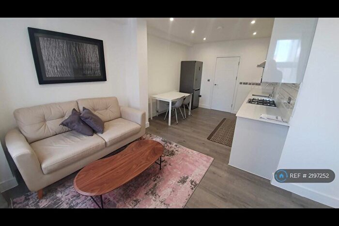 1 Bedroom Flat To Rent In Aldgate East, London, E1