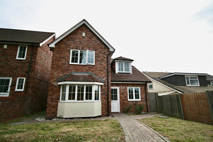 4 Bedroom Detached House To Rent In Driftwood Drive, Fareham, PO14