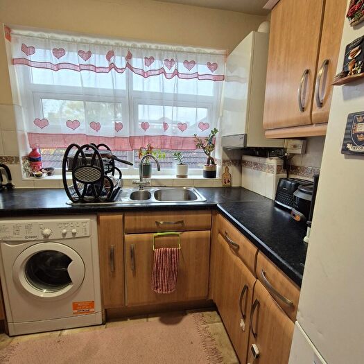 1 Bedroom Maisonette To Rent In Sinclair Road, London, E4