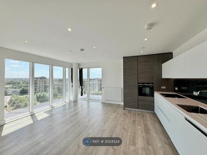 2 Bedroom Flat To Rent In Larkin House, London, SE3