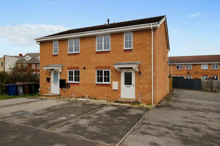 3 Bedroom Semi-Detached House To Rent In Hall Croft, Wombwell, Barnsley, South Yorkshire, S73