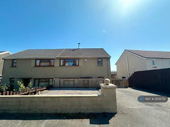 3 Bedroom Semi-Detached House To Rent In Winslade Avenue, Tonyrefail, Porth, CF39