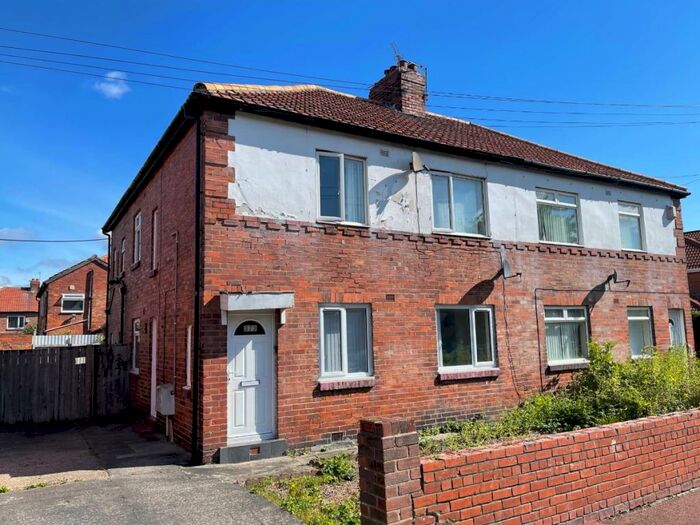 3 Bedroom Flat To Rent In Benson Road, Byker. ., NE6