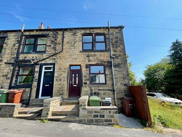 3 Bedroom Terraced House For Sale In Radcliffe Lane, Pudsey, LS28