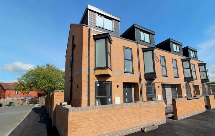 3 Bedroom Town House To Rent In Shellbark Close, Wrexham, LL11