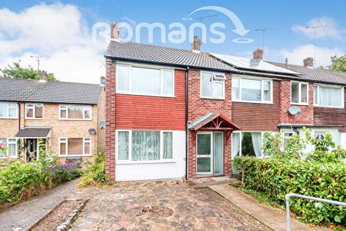 4 Bedroom End Of Terrace House To Rent In Weydon Hill Close, Farnham, GU9