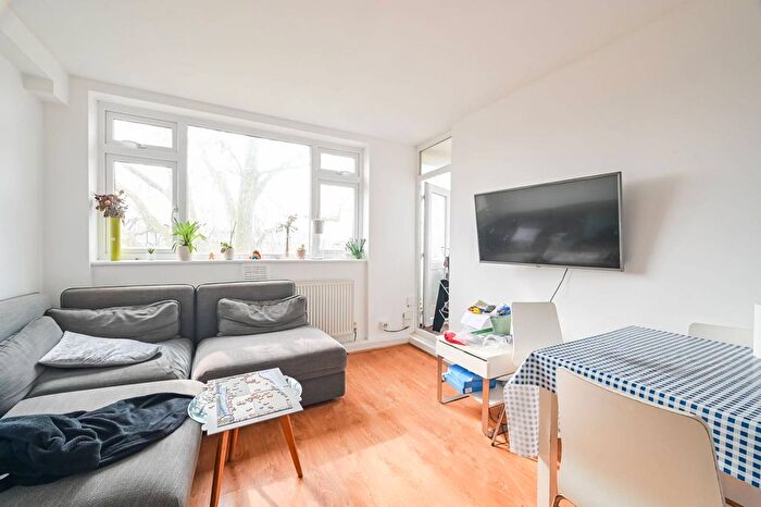 4 Bedroom Flat For Sale In King Square, Finsbury, London, EC1V