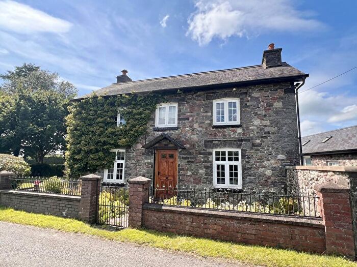 3 Bedroom Detached House For Sale In Llangadog, Carmarthenshire., SA19