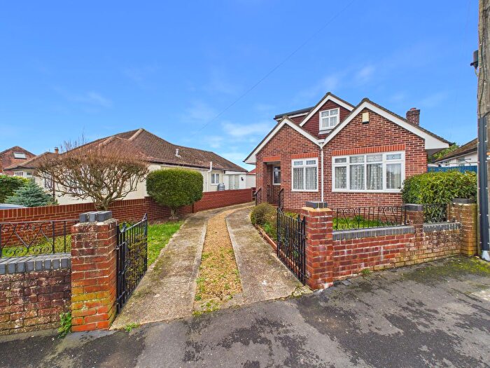 2 Bedroom Detached Bungalow For Sale In Cleethorpes Road, Sholing, SO19