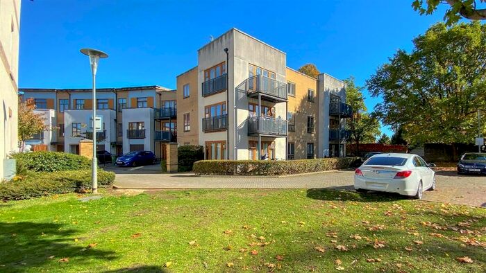 2 Bedroom Apartment To Rent In Goodman Crescent, Croydon, CR0