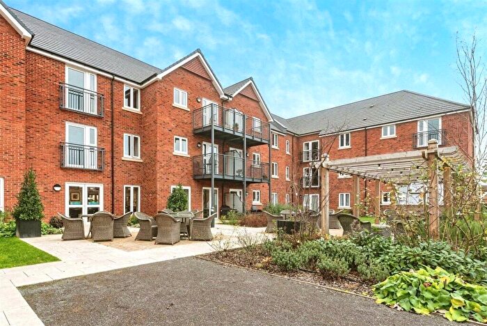 1 Bedroom Flat To Rent In The Moors, Thatcham, Berkshire, RG19