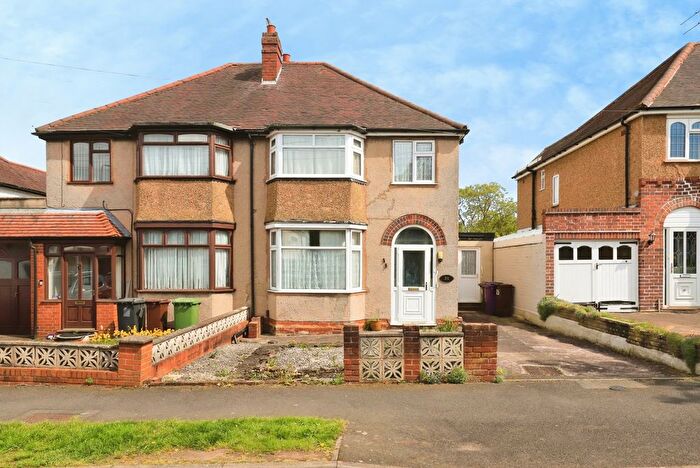 3 Bedroom Semi-Detached House For Sale In Eccleshall Avenue, Wolverhampton, West Midlands, WV10