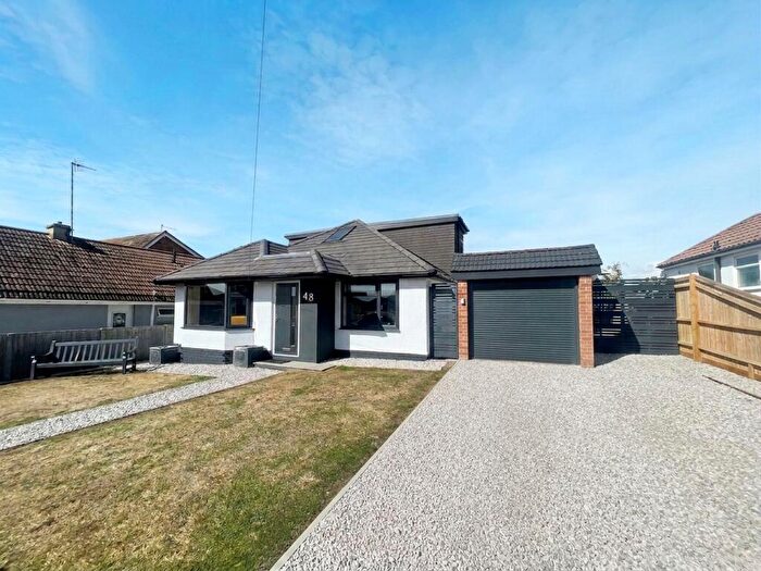 4 Bedroom Detached House For Sale In Cavell Avenue, Peacehaven, BN10