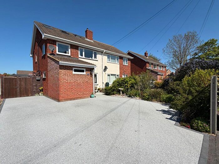 3 Bedroom House For Sale In Mead End, Biggleswade, SG18